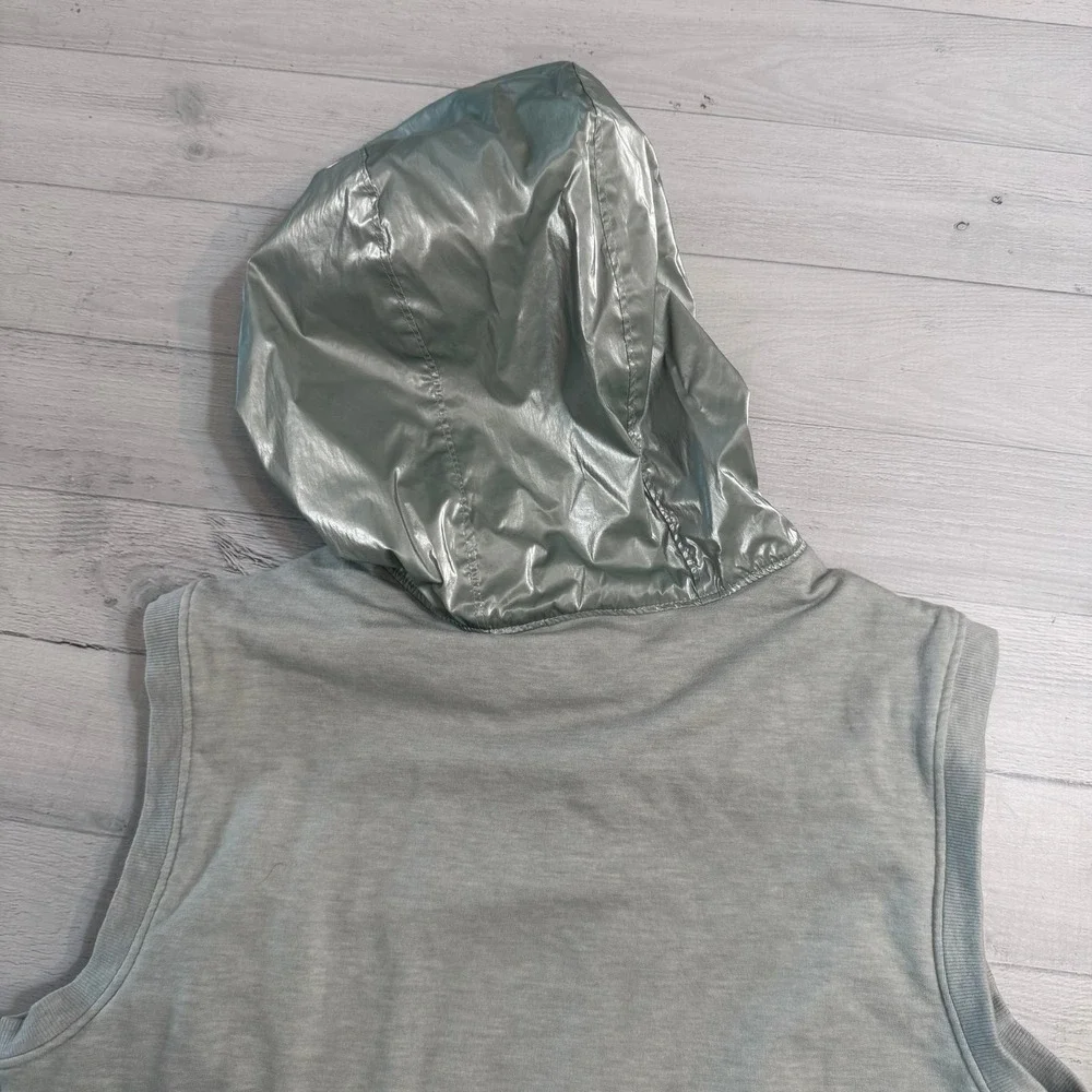 Athleta‎ Girl x Simone Biles silver grey hooded vest size 16